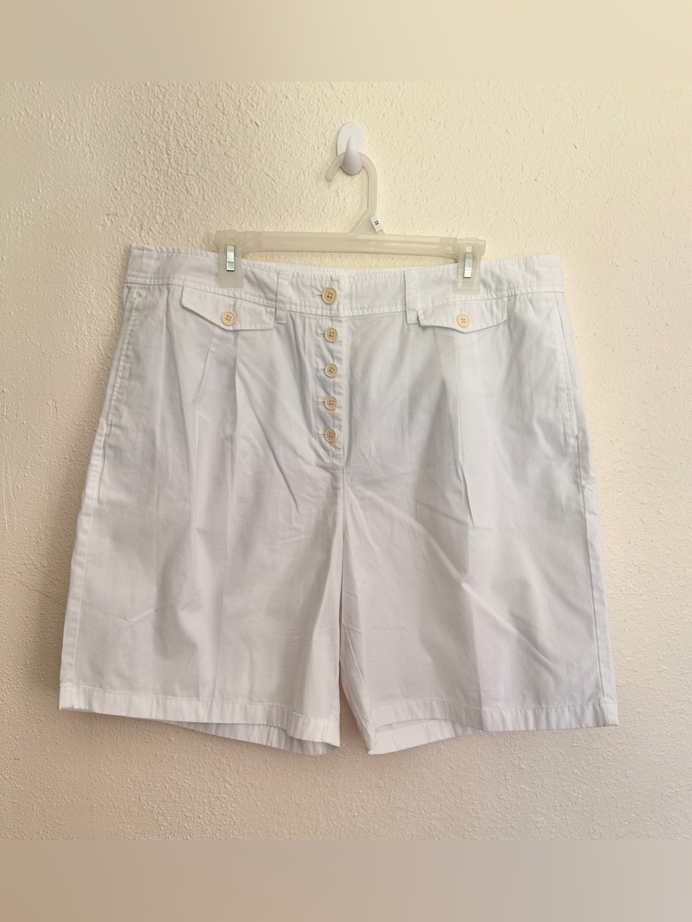 J. Crew Pleated Button Front Shorts Chino In White Size 16 NWT